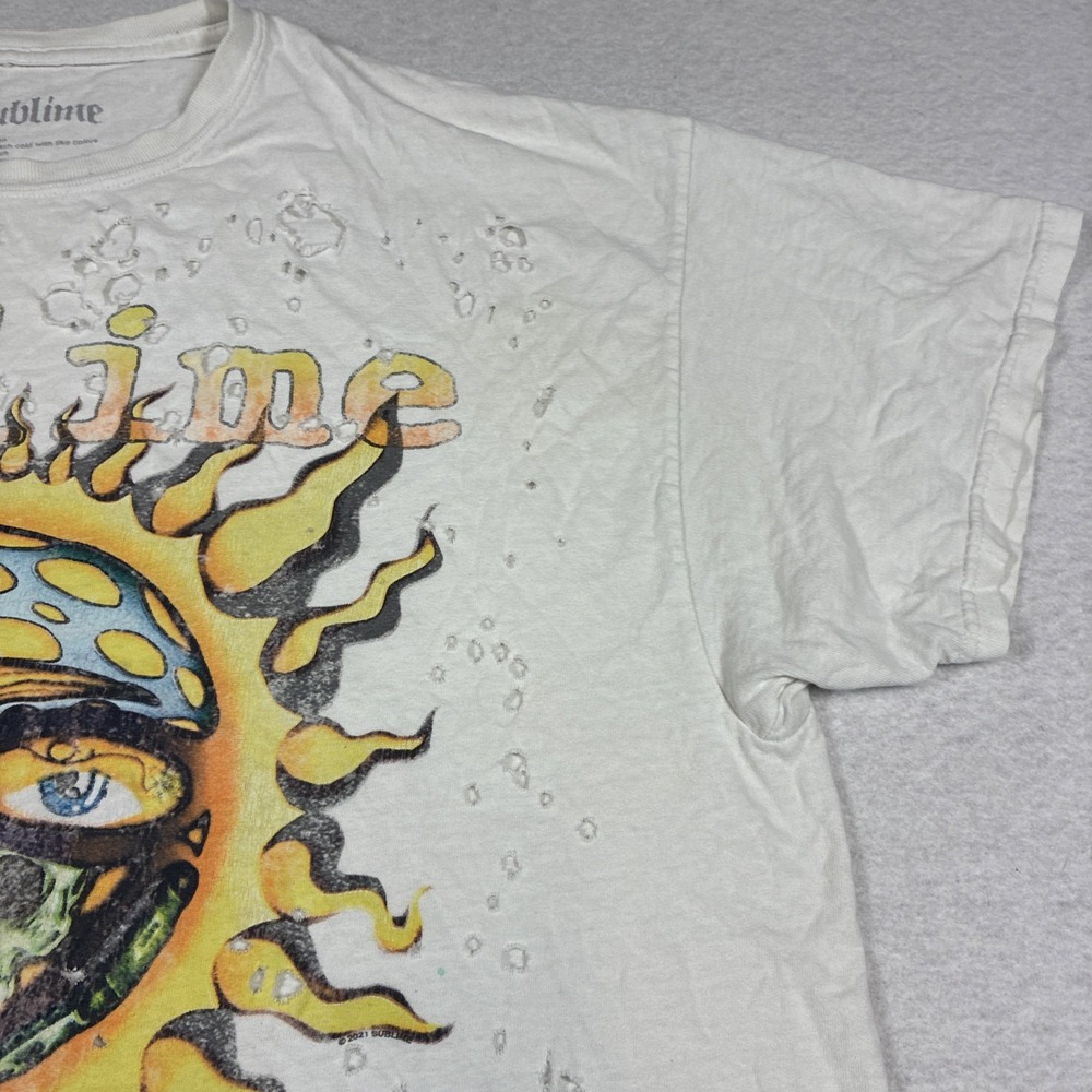Sublime Distressed Long Beach Trippy Sun Face Vintage Style Short Sleeve Shirt - Picture 4 of 10